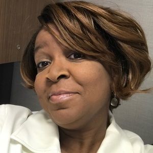 Meet your Posher, Debra